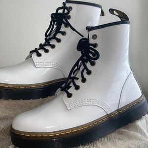 DR. MARTENS